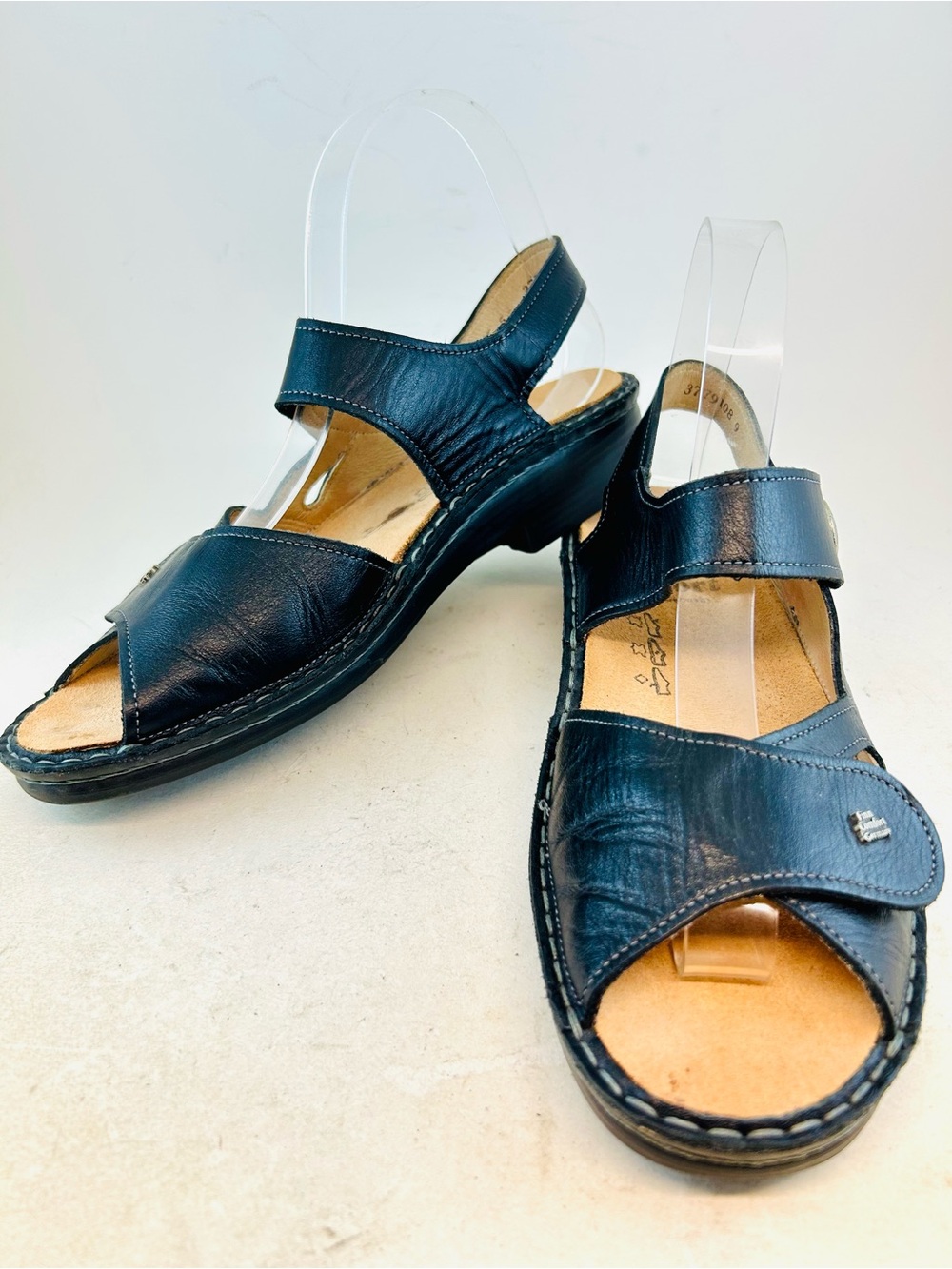 Finn Comfort Black Leather Costa Adjustable Medallion Sandals EU 38 US 7.5 UK 5